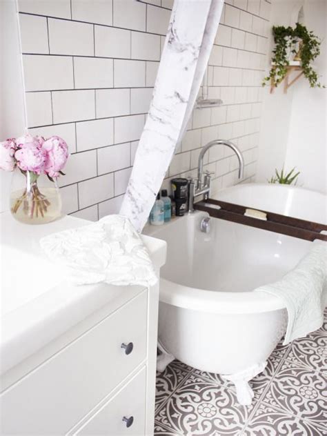 A bathroom makeover can turn even an unappealing small bathroom into a part of a more inviting home, but when you're on a budget, you probably think a makeover is beyond your means.plus, living in an apartment, you probably can't paint the walls or floors, so any changes you make will be superficial. Apartment Inspiration | Bathroom makeover, Bathrooms ...