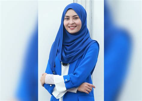 Siso (fmc music sdn bhd). 'Bukan nak tiru Siti Nurhaliza' | Selebriti | Berita Harian