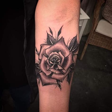 Rose tattoo parlour + 0. 40+ tatuaggi con la rosa nera: modelli e significati!