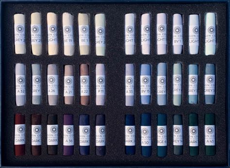 • the even texture of colour, richness of hue and uniformity in various tonal values are the hallmarks of camel artists' water colours. Light & Shade 36 | Art Supplies Finland