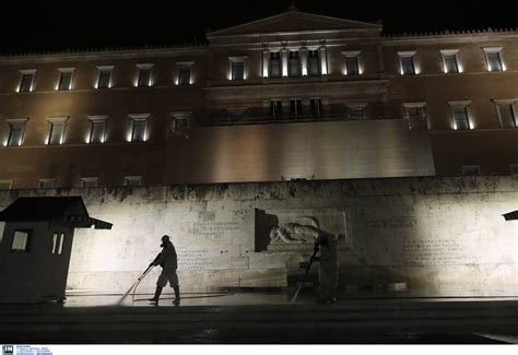 Στην παράταση των αυστηρών περιοριστικών μέτρων στη χώρα μας για μία εβδομάδα, έως τη δευτέρα 18 ιανουαρίου, στις 6 το πρωί, οδήγησαν οι φόβοι για το επιδημιολογικό αποτύπωμα της. Παραταση Lockdown / Antidraseis Epixeirhmatiwn Gia Thn ...