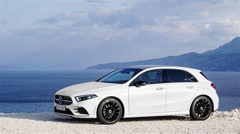 Bald ist der elektrische gv60 dran. Videos zur Weltpremiere: Teaser zur neuen Mercedes A-Klasse