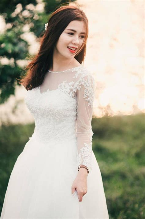 Nguồn tin của phóng viên khẳng định cầu thủ của clb viettel và đối tác của anh chưa liên hệ về vấn đề bản. Quế Ngọc Hải, Nguyễn Tiến Linh xiêu lòng hai hot girl xinh ...