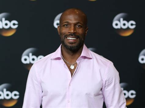 Billy brown is an actor, known for kadonnut maailma: Actor Billy Brown: Fit, Fine And Sex Scenes With Viola ...