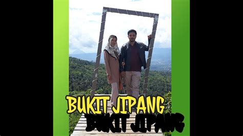 Bukit ini juga dekat sekali dengan pantai malimbu, bahkan kebanyakan pengunjung yang mengunjungi pantai, merelakan mampir ke bukit untuk melihat sunset. Jalan-jalan Wisata Bukit Jipang #2 - YouTube