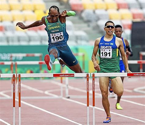 Alison brendom alves dos santos (born 3 june 2000) is a brazilian athlete specialising in the 400 metres hurdles. Apesar do coronavirus, Alison dos Santos segue ...