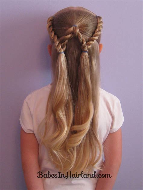 First you must pick up the hair in a tight tight ponytail. Letter W Hairstyle