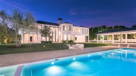Kim Kardashian Gave the Buyer of Her $17.8 Million Bel Air ...