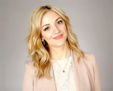 In calculating net worth, bloomberg news strives to provide the most transparent calculations available, and each individual billionaire profile contains a each net worth figure is updated every business day after the close of trading in new york. Abby Elliott Net Worth 2020 - Atlanta Celebrity News