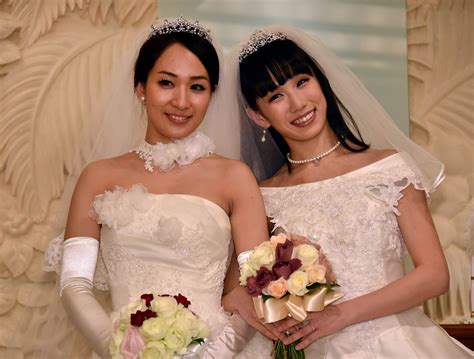 Lesbian couple 'wed' amid calls to legalize same-sex marriage | The Japan Times