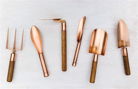 Check spelling or type a new query. Des outils de jardinage qui ont du style