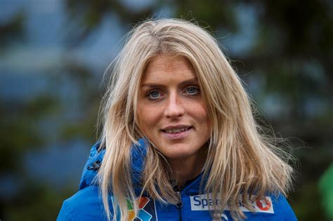 Therese johaug er en norsk langrennsløper som regnes blant de beste skiløpere i historien. Therese Johaug tatt i doping: - Jeg er helt knust
