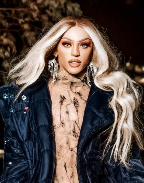 Do maranhão para o mundo, a drag queen e cantora que conquistou milhões com seu talento. Mundo Positivo » Pabllo Vittar chora ao receber prêmio internacional: "Brasil não é fácil ...