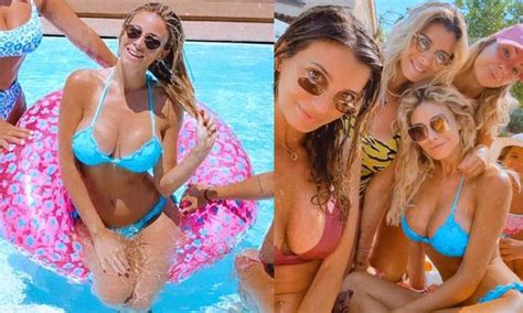 Un saluto social quello di rossella fiamingo. Diletta, girl party in piscina. FOTO in bikini da urlo e c ...