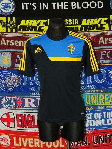 Official classic sweden football shirts from the past 30 years. Sweden Away football shirt 2012 - 2013.