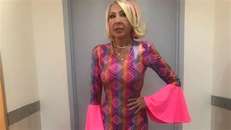 Vida y obra de la conductora en tierras mexicanas (i). Laura Bozzo aparece bailando en traje de baño y promete ...