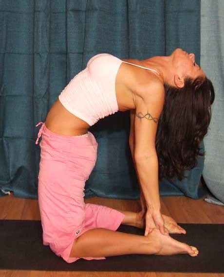 Regular yoga asana improves the beauty and health of a woman. Top 9 Most Beautiful And Sexiest Women Yoga Coaches And ...
