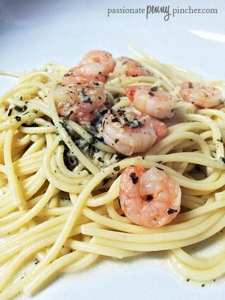 Sprinkle the garlic powder and salt all over the shrimp, and then carefully place the shrimp into the cast iron skillet. Try This Red Lobster Shrimp Scampi Copycat Recipe - Simplemost