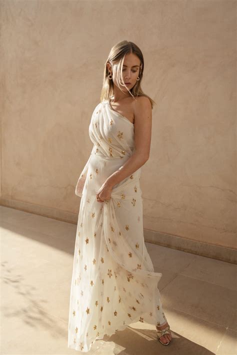 Maja nilsson lindelof is a swedish social media star who has gained popularity through the eponymous instagram account. maja nilsson lindelöf x gina tricot | Gina Tricot