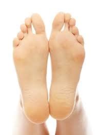These are effective and low cost remedies which are easily available in your kitchen. 7 Powerful Home Remedies for Sweaty Feet (That Actually ...