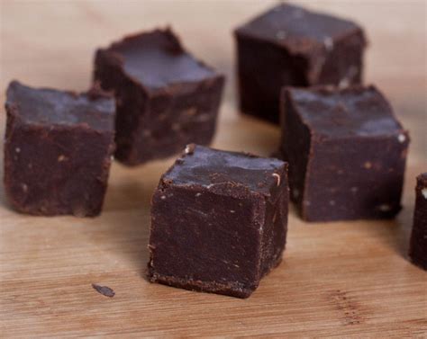 I always talk about food gifting. Nucriwave Fydge / Try This Easy Microwave Fudge ...