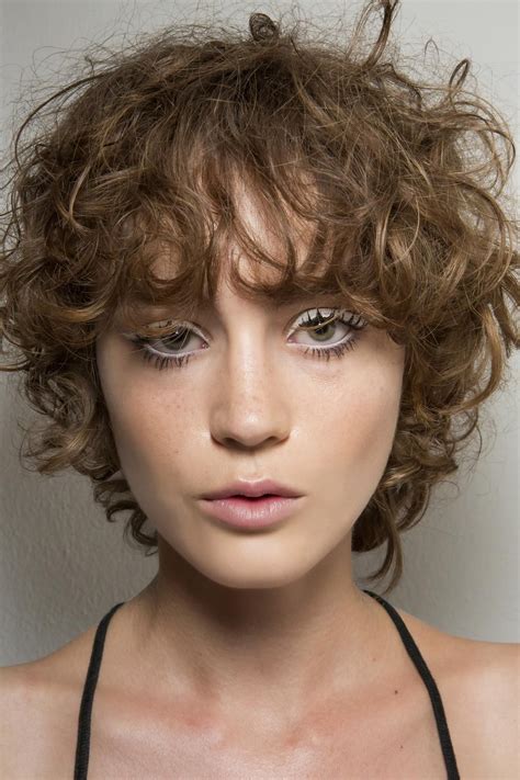 Les coupes à éviter quand on perd ses cheveux. Quelle Coupe Quand On Perd Ses Cheveux Femme : Coiffure femme : Quelle coupe de cheveux pour un ...
