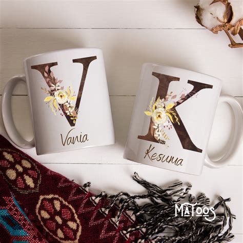 Nama bunga menjadi pilihan banyak orangtua saat memberi nama bagi anaknya. Mug Custom Nama Inisial Tema Bunga Vintage Brown | Shopee ...