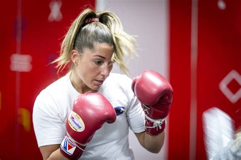 Kim clavel was busier and better than natalie gonzalez on tuesday night. Boxe | La folle année de Kim Clavel | La Presse