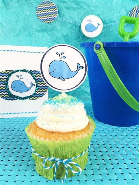 Start with a personalized whale banner to backdrop your food table or your special guests party seat. DIY Baby Whale Party Decor with Free Printable | Whale ...