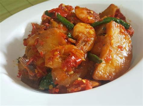 Chili pepper or green chili is blended together with garlic, shallot, red or green tomato, salt and lemon or lime juice, then sauteed with oil. Lele Balado Padang - Resep cara membuat ikan lele balado ...