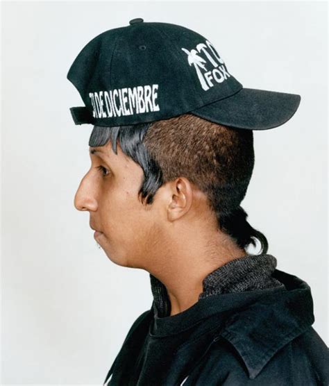 Kalau rambut asli kamu nggak lurus, kamu bias coba pakai alat catok. OMG : Cholombians, Trend Rambut Pelik Untuk Lelaki di ...