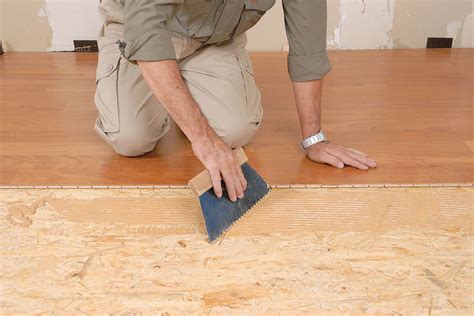 Le prix du parquet massif au m². Prix de pose au m² d'un parquet flottant (contrecollé)