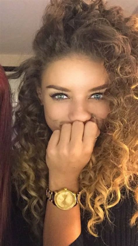 Cute hairstyles for teenage girls. IG: @Jennafrumes Blonde curly hair mixed girl with blonde ...