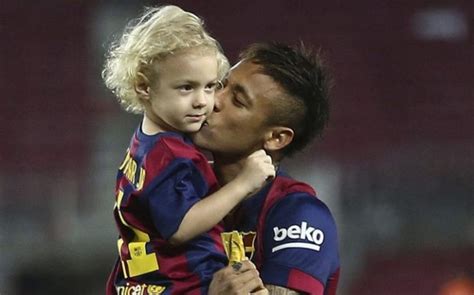 nejˈmaʁ dɐ ˈsiwvɐ ˈsɐ̃tus ˈʒũɲoʁ; SUCCESS STORY: Neymar Jnr (Photos) - Sports - Nigeria