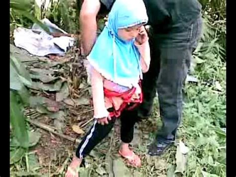 Video panas tante vs bocah sd diedarkan di rusia, segini harga yang ditawarkan. Kamyabi homeschool outbond di hutan bambu.mp4 - YouTube