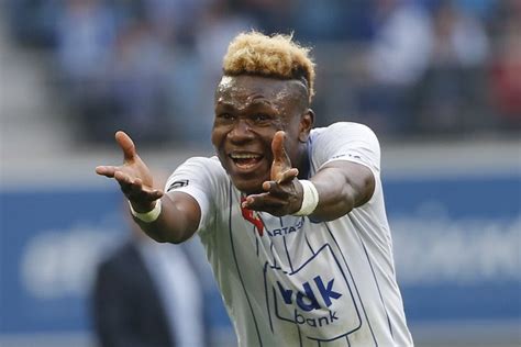 Nov 25, 1996 · toma basic, 24, from croatia fc girondins bordeaux, since 2018 central midfield market value: Samuel Kalu wordt onwel tijdens training Nigeria ...