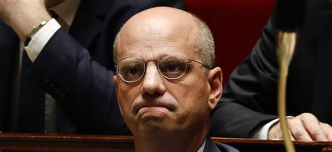 Jean michel blanquer, ministre de l'éducation incapable de conjuguer.et c'est ce personnage incompétent et prétentieux qui prétend expliquer aux vrais. Jean-Michel Blanquer a "saboté le baccalauréat", accuse le PCF