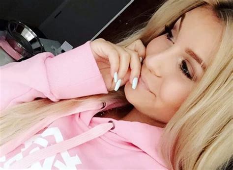 Obwohl dieser merch dagi bee zweifelsfrei im preisbereich der premium produkte liegt, spiegelt sich dieser preis definitiv in den testkriterien langer haltbarkeit und sehr guter qualität wider. Angst um Dagi Bee: Sie fährt nach Paris! - STARZIP