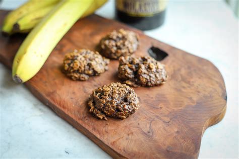 These ginger cookies are perfectly soft and chewy, spiced with lots of ginger, cinnamon and cloves, easy to make, and irresistibly delicious. +Recipe For Oatmeal Cookies With Molassas - Old Fashioned Oatmeal Raisin Cookies Recipe ...