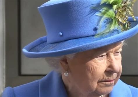 Britain's queen elizabeth ii with us president joe biden and his wife jill biden during a reception with g7 leaders at the eden project in cornwall, england, june 11, 2021. Royal Family News: 5 Of Queen Elizabeth's Biggest Concerns ...