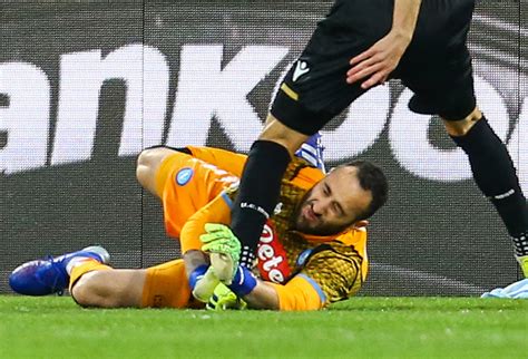 Он играет на позиции вратарь. David Ospina se deshagó con su situación en el Napoli ...