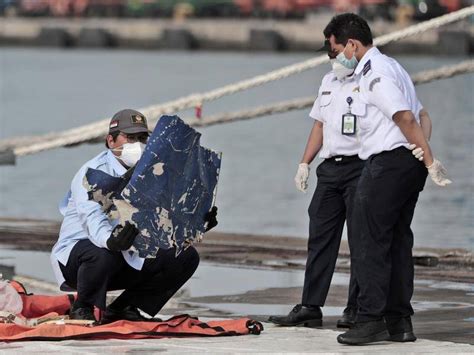 More than 12 hours since the boeing plane operated by the indonesian airline lost contact, little is known about what caused the crash. Indonesia halts plane crash victims search | Bay Post ...