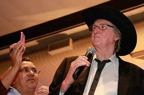 Sergio bavini, known as sérgio reis (born june 23, 1940), is a brazilian sertanejo singer, actor and politician. Candidato à Câmara, Sérgio Reis avisa: "Não preciso do ...