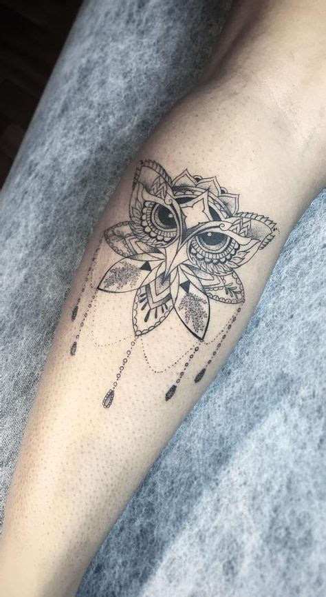 This tattoo isn't only gorgeous, but it also has a beautiful meaning attached to it that compels everyone to get it. Mandala oberschenkel tattoo