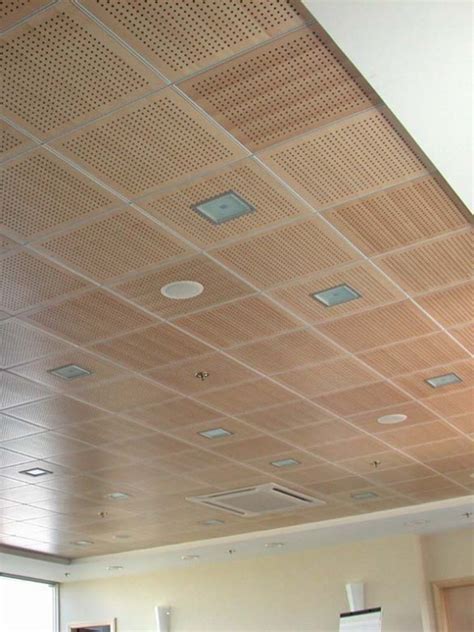 Le panneau de fibre de bois est un très bon isolant thermique et acoustique. Dalle Faux Plafond Isolante - Faux Plafond Tarif Et Pose ...