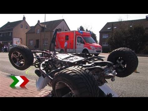 Fahrer und beifahrer vom fahrzeug geschleudert. Schwerer Quad-Unfall in Duisburg - YouTube