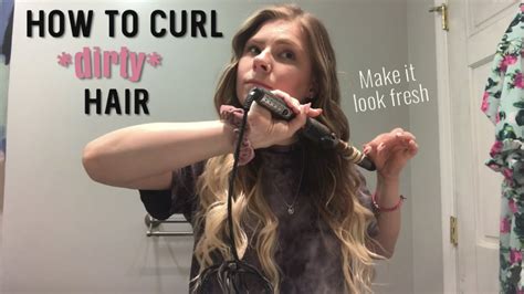 This will instantly make it look good and smell even fresher as it will soak up the grease and make it look as though it has been newly washed. How To Make Dirty Hair Look FRESH - YouTube