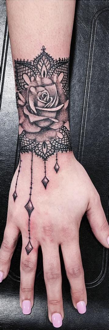 What is real femininity and how do you get in touch your feminine energy? Celebrate Femininity With 50 Of The Most Beautiful Lace ...
