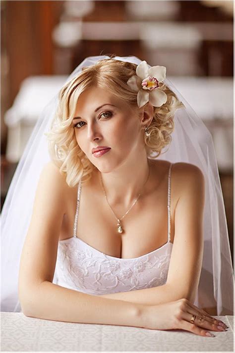 Wedding semi updo with braid. 35 Lovely Wedding Hairstyles For Short Hair - SloDive