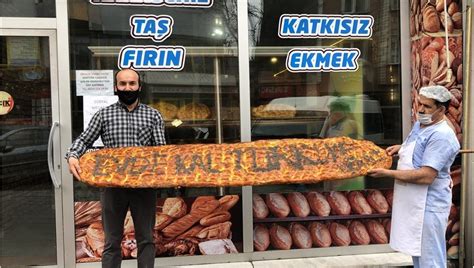 Kaleci ferhat kaplan ise daha sağlıklı bir mücadeleyi sürdürmek için evde kal türkiye. ifadesine yer verdi. 2 metrelik 'Evde Kal Türkiye' yazılı pide, açık artırmayla ...